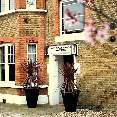 The Ambassador Heathrow Hotel Hillingdon Exterior foto