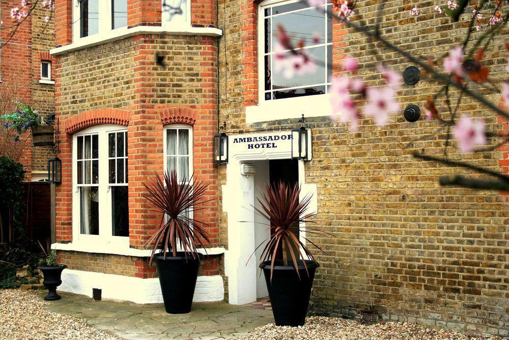 The Ambassador Heathrow Hotel Hillingdon Exterior foto