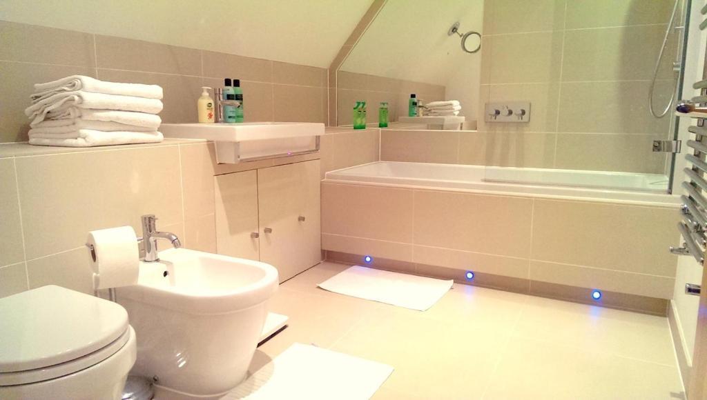 The Ambassador Heathrow Hotel Hillingdon Habitación foto